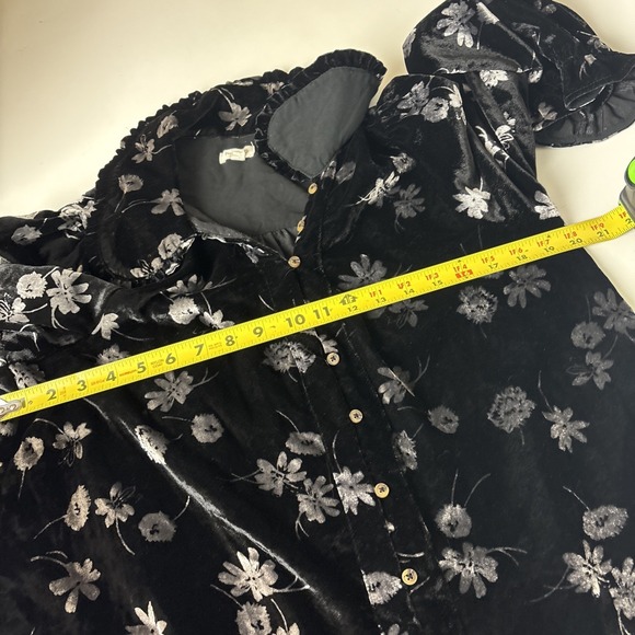Pilcro Womens L Keira Ruffle Collar Button Front Blouse Black Velvet Floral Boho - Picture 10 of 13